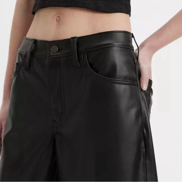 NWT Levi’s Baggy Dad Faux Leather Pants Wide Leg Black Mid Rise 26 - Picture 10 of 13